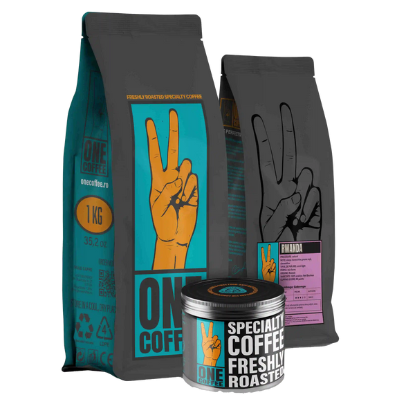 Ambalaje ONE Coffee — pungă de 1 kg, pungă cu eticheta Rwanda Bumbogo și cutie metalică pentru cafea de specialitate proaspăt prăjită