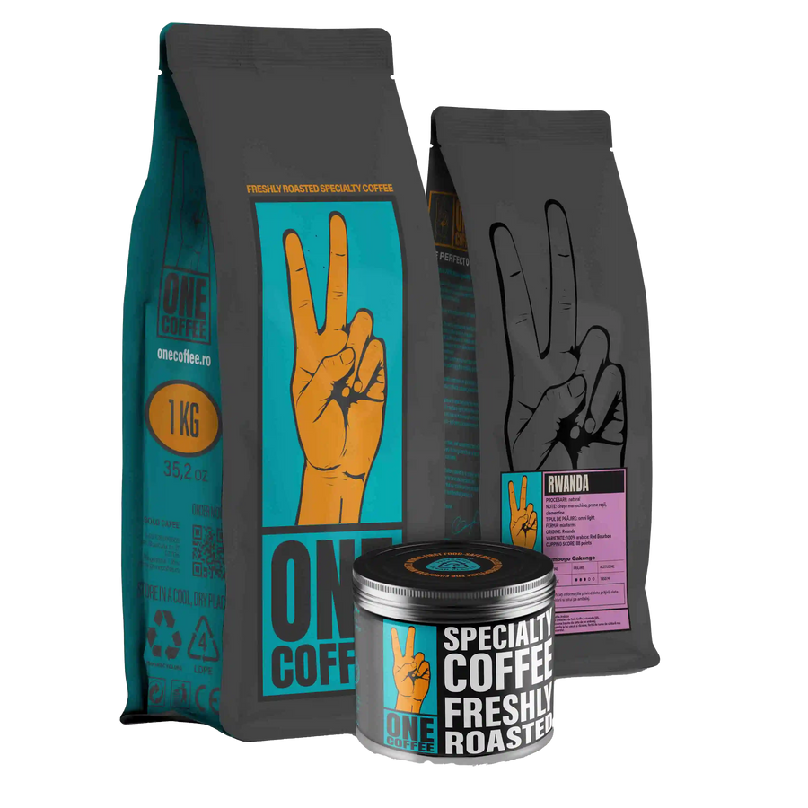 Ambalaje ONE Coffee — pungă de 1 kg, pungă cu eticheta Rwanda Bumbogo și cutie metalică pentru cafea de specialitate proaspăt prăjită